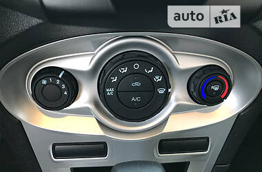 Хэтчбек Ford Fiesta 2019 в 