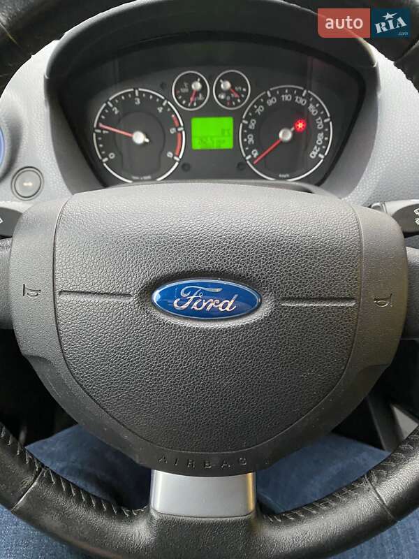 Хэтчбек Ford Fiesta 2007 в Черновцах