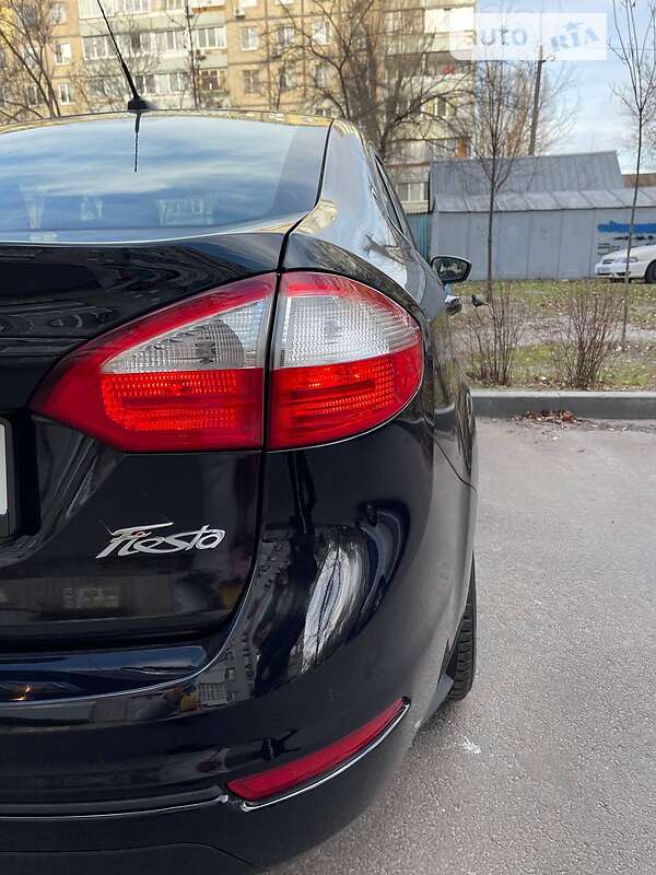 Седан Ford Fiesta 2018 в Днепре