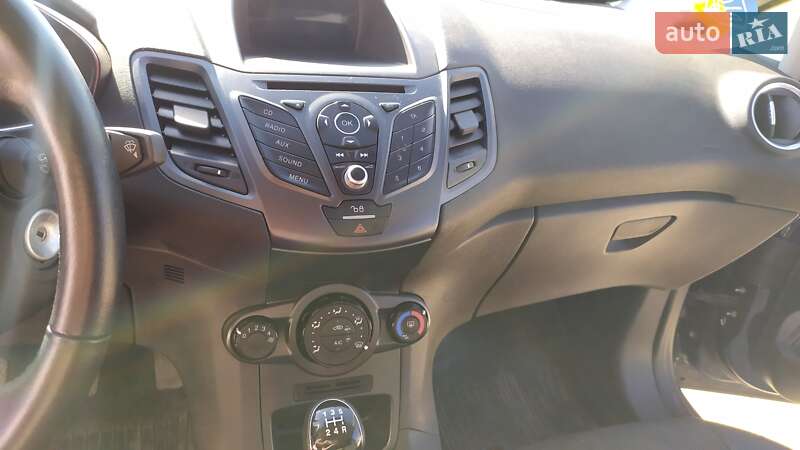 Хэтчбек Ford Fiesta 2015 в Кременчуге