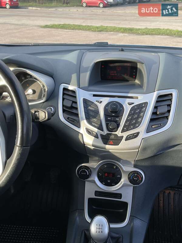 Хэтчбек Ford Fiesta 2011 в Житомире фото 5 Хэтчбек Ford Fiesta 2011 в Житомире