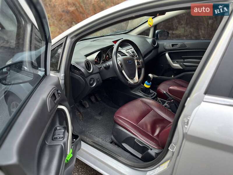 Хэтчбек Ford Fiesta 2011 в Сумах фото 8 Хэтчбек Ford Fiesta 2011 в Сумах