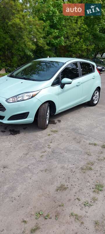 Хэтчбек Ford Fiesta 2016 в Киеве