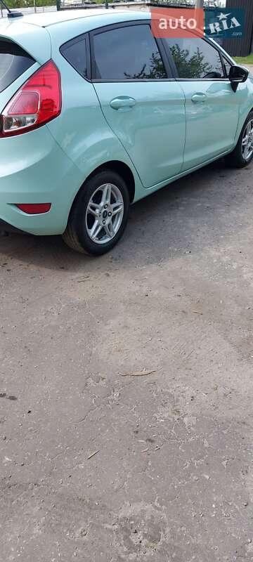Хэтчбек Ford Fiesta 2016 в Киеве