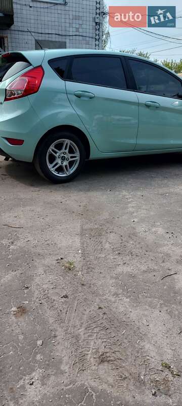 Хэтчбек Ford Fiesta 2016 в Киеве