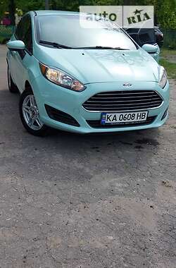 Хетчбек Ford Fiesta 2016 в Василькові