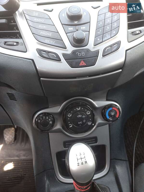 Хэтчбек Ford Fiesta 2011 в Херсоне фото 7 Хэтчбек Ford Fiesta 2011 в Херсоне