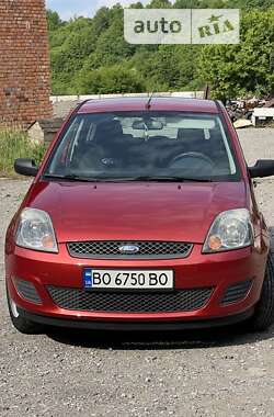 Хэтчбек Ford Fiesta 2006 в Монастыриске