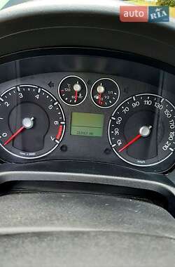 Хэтчбек Ford Fiesta 2006 в 