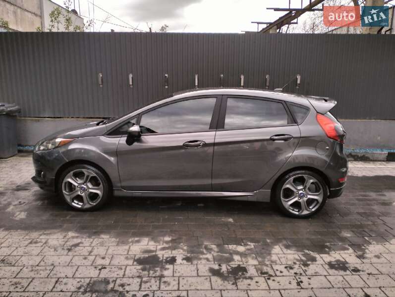 Хетчбек Ford Fiesta 2018 в Івано-Франківську