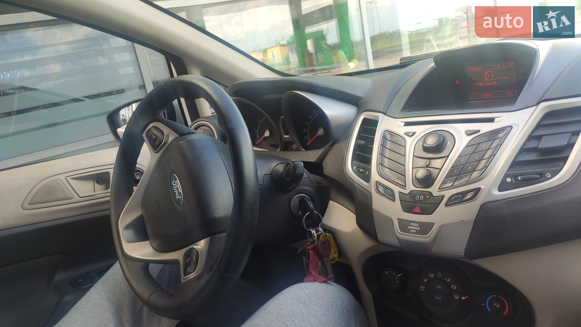 2013 Ford Fiesta - мініатюра 8