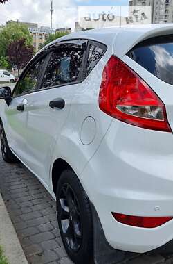 Хетчбек Ford Fiesta 2011 в 