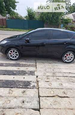 Хэтчбек Ford Fiesta 2019 в 