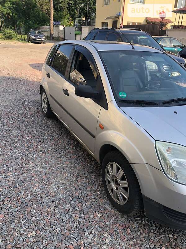 Хэтчбек Ford Fiesta 2002 в Киеве фото 3 Хэтчбек Ford Fiesta 2002 в Киеве