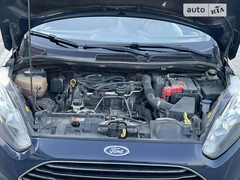 Хэтчбек Ford Fiesta 2015 в Киеве
