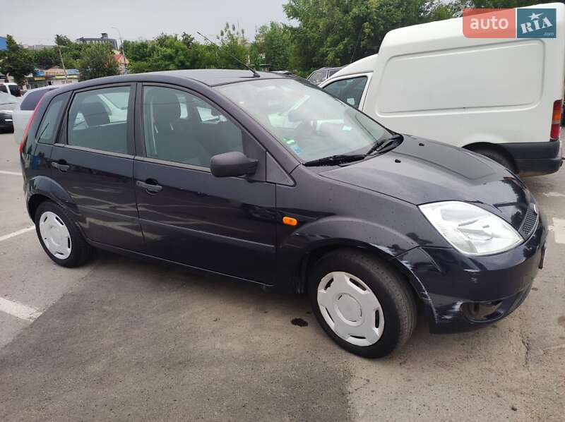 Хэтчбек Ford Fiesta 2005 в Луцке