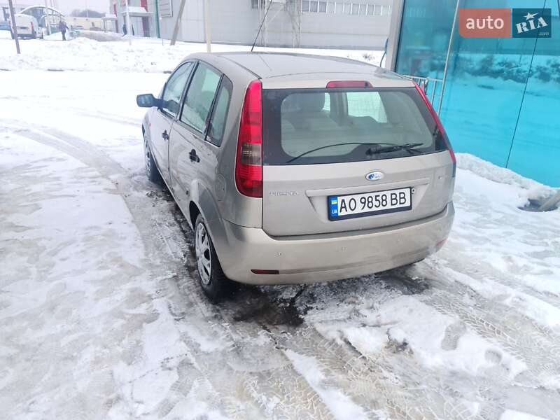 Хэтчбек Ford Fiesta 2002 в Хусте фото 4 Хэтчбек Ford Fiesta 2002 в Хусте