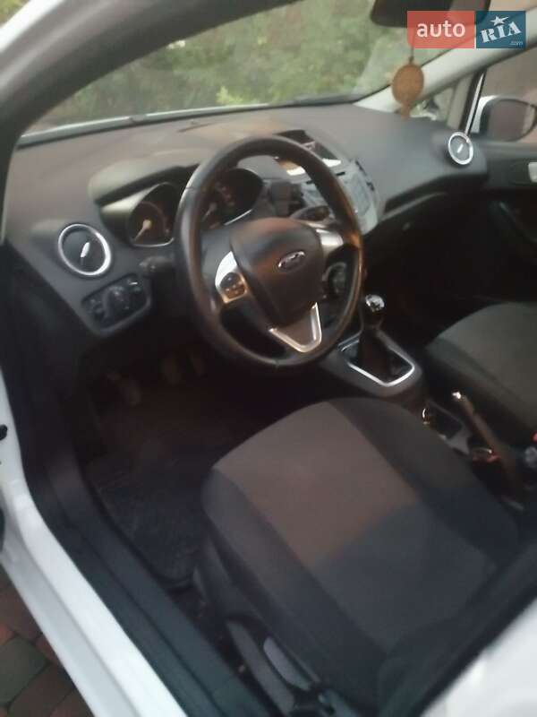 Хэтчбек Ford Fiesta 2013 в Никополе