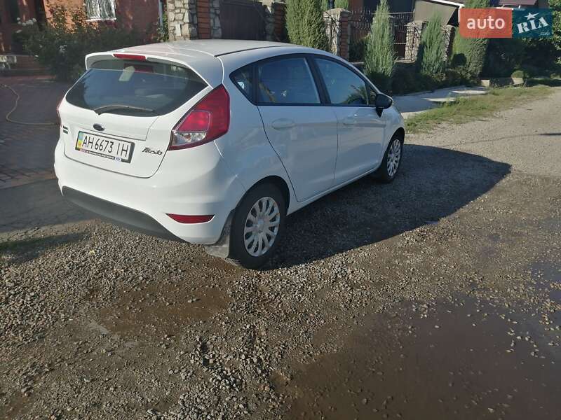 Хэтчбек Ford Fiesta 2013 в Никополе
