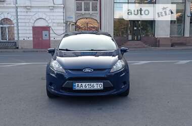 Хетчбек Ford Fiesta 2012 в 
