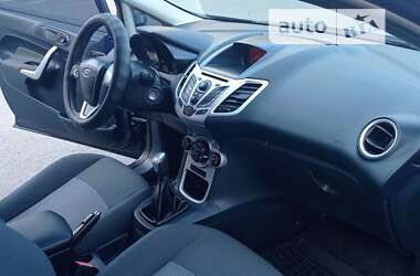 Хетчбек Ford Fiesta 2012 в 