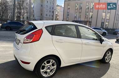 Хэтчбек Ford Fiesta 2016 в 