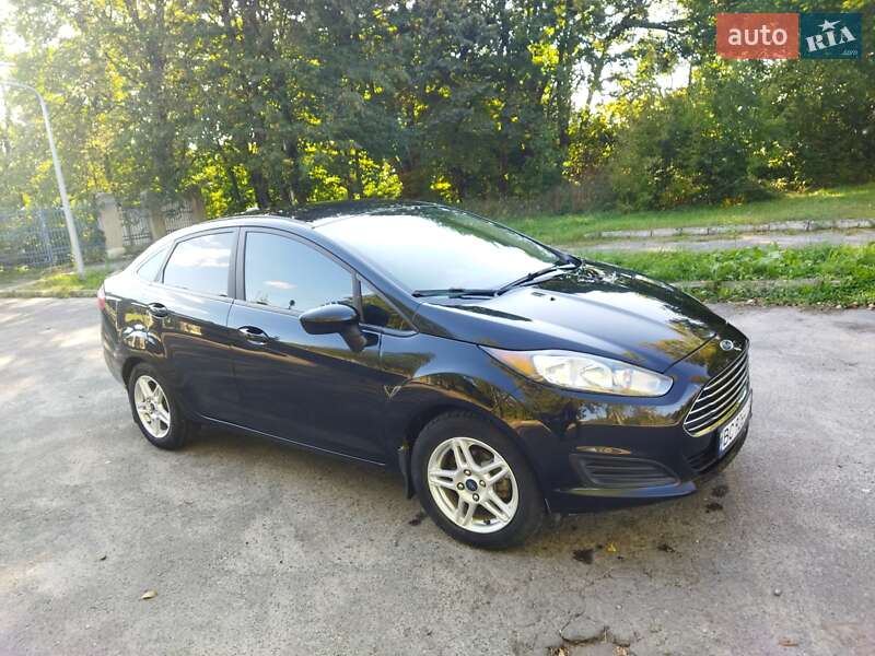Седан Ford Fiesta 2017 в Золочеве