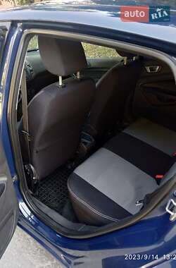 Хэтчбек Ford Fiesta 2013 в 