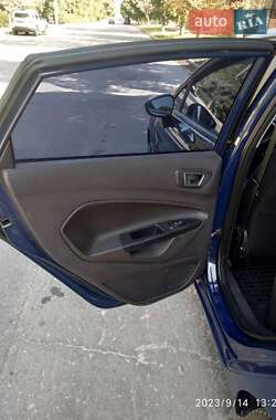 Хэтчбек Ford Fiesta 2013 в 