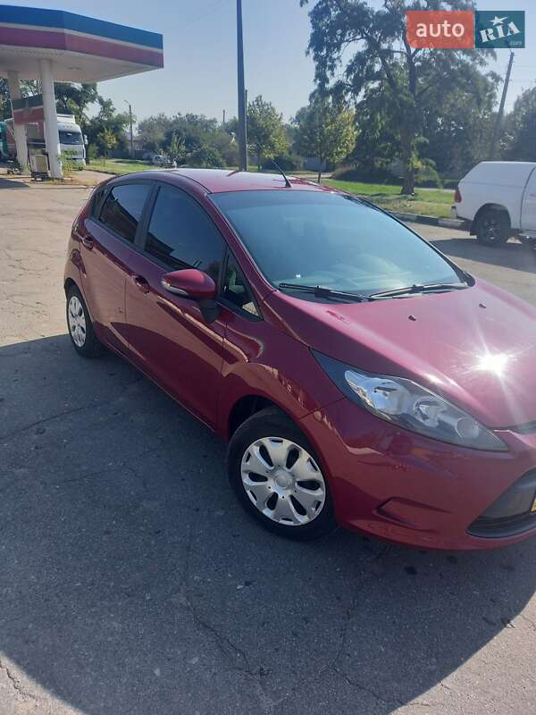 Хэтчбек Ford Fiesta 2011 в Полтаве