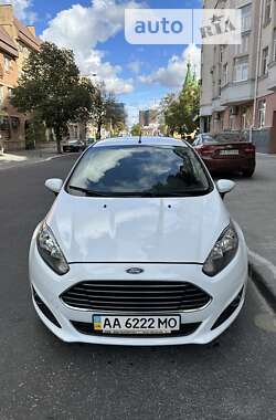 Хэтчбек Ford Fiesta 2015 в Киеве