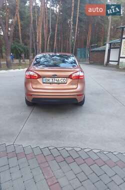 Седан Ford Fiesta 2017 в 