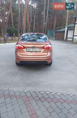 Седан Ford Fiesta 2017 в Ровно