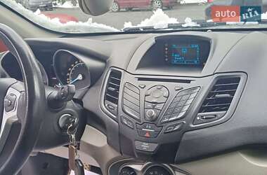 Седан Ford Fiesta 2016 в Новояворовске