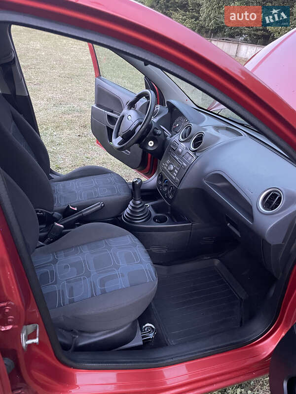 Хетчбек Ford Fiesta 2008 в Полтаві