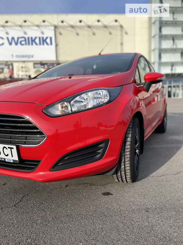 Хэтчбек Ford Fiesta 2014 в 