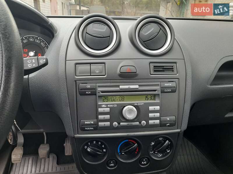 Хэтчбек Ford Fiesta 2007 в Бершади