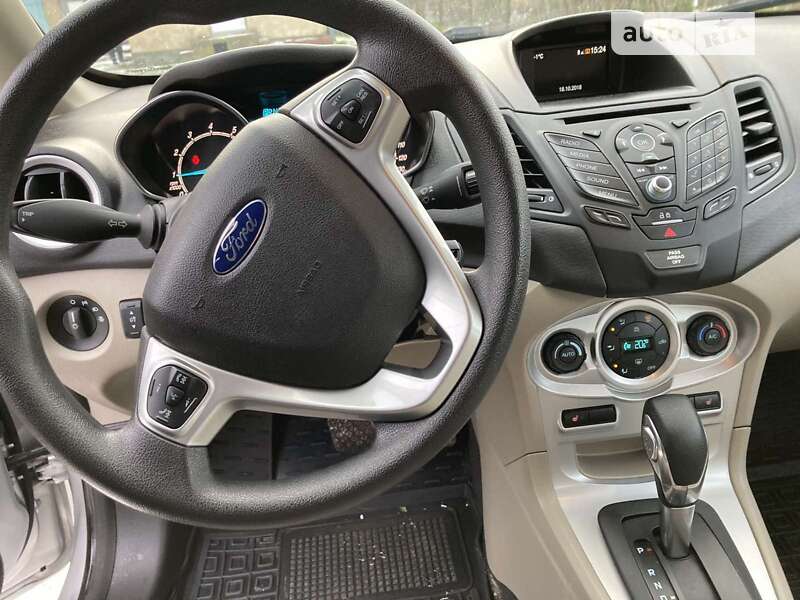 Седан Ford Fiesta 2018 в Львові