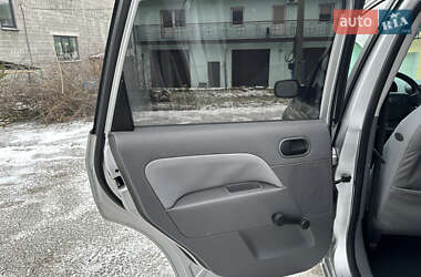 Хетчбек Ford Fiesta 2002 в 