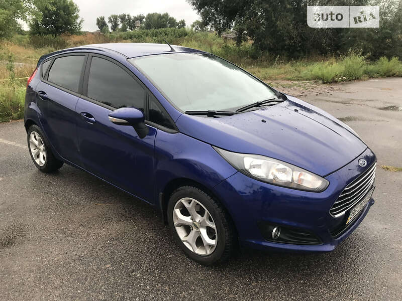 Хэтчбек Ford Fiesta 2014 в 
