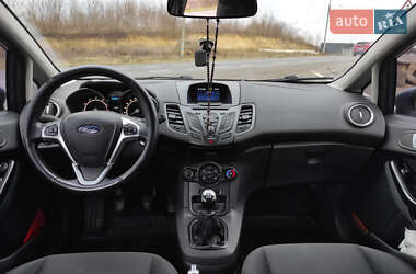 Хэтчбек Ford Fiesta 2016 в 
