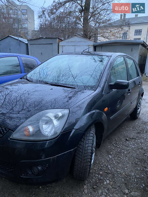 Хетчбек Ford Fiesta 2008 в Чернівцях