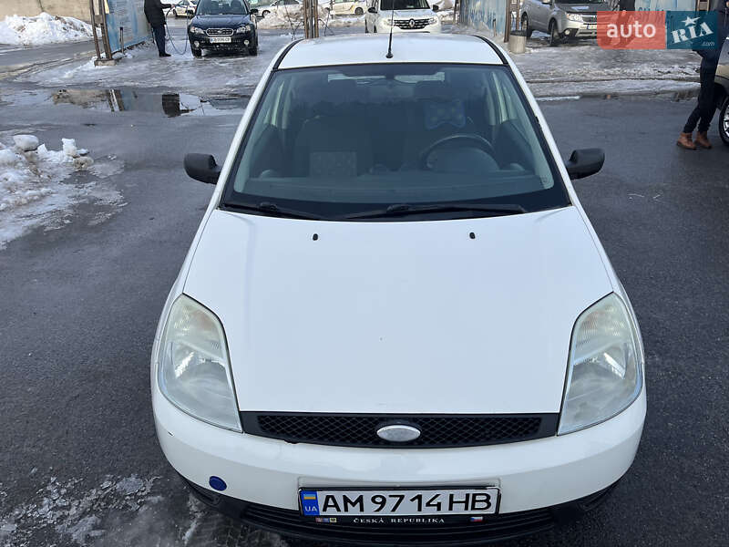 Хэтчбек Ford Fiesta 2004 в Чернигове фото 4 Хэтчбек Ford Fiesta 2004 в Чернигове