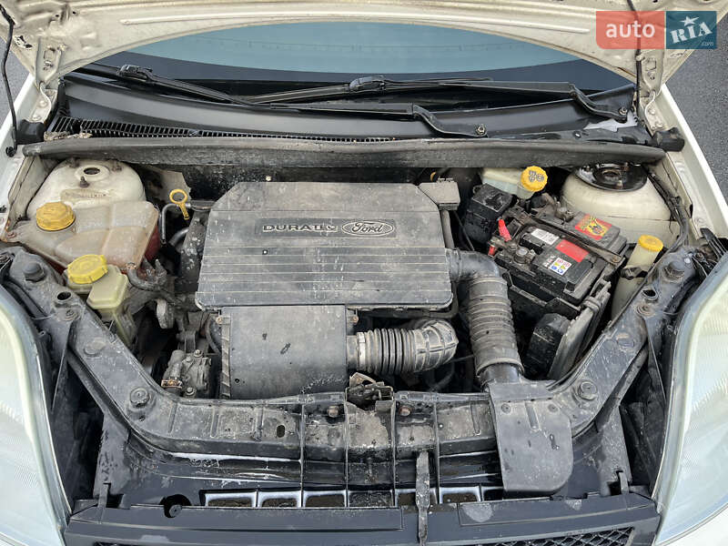 Хэтчбек Ford Fiesta 2004 в Чернигове фото 14 Хэтчбек Ford Fiesta 2004 в Чернигове