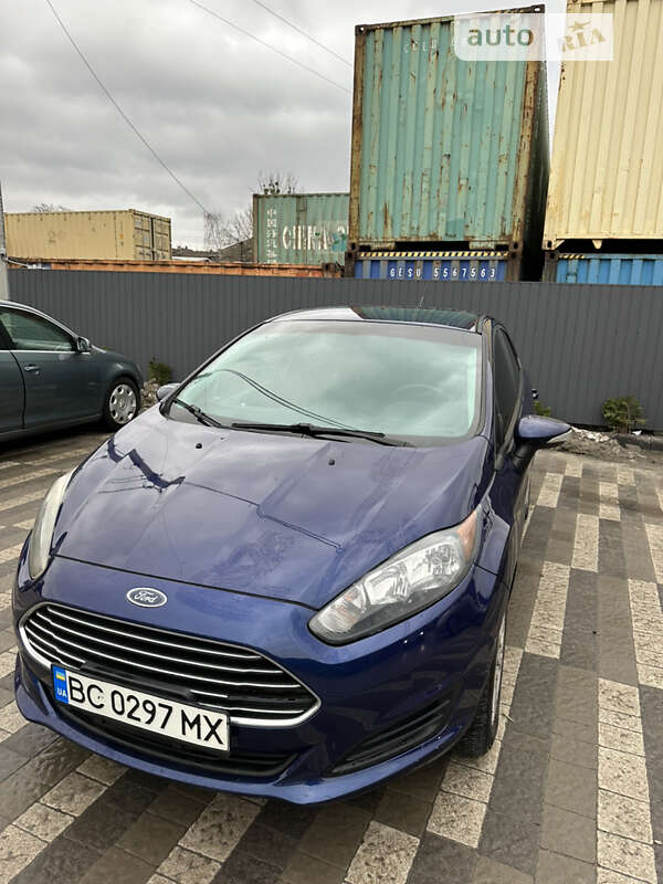 Седан Ford Fiesta 2016 в Львове