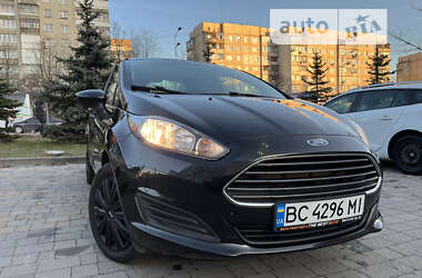 Седан Ford Fiesta 2016 в Львові