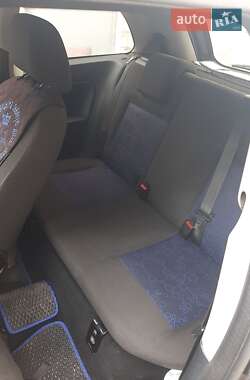 Хэтчбек Ford Fiesta 2007 в 