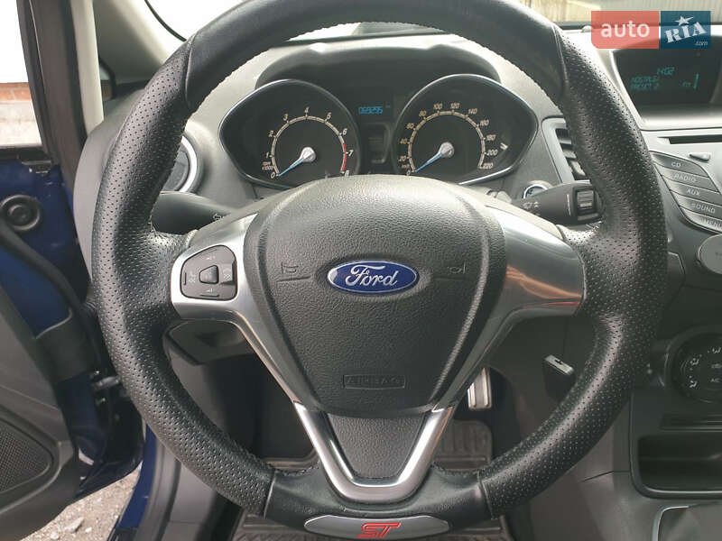 Хэтчбек Ford Fiesta 2014 в Львове