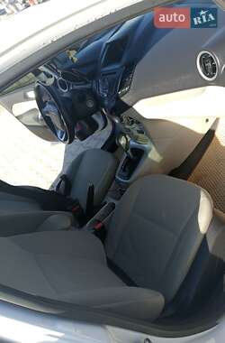 Седан Ford Fiesta 2016 в Новояворовске