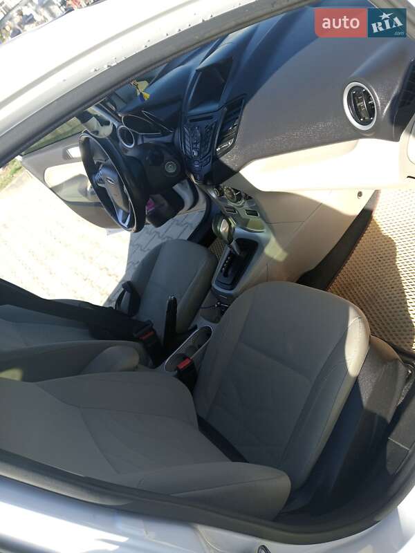 Седан Ford Fiesta 2016 в Новояворовске фото 10 Седан Ford Fiesta 2016 в Новояворовске